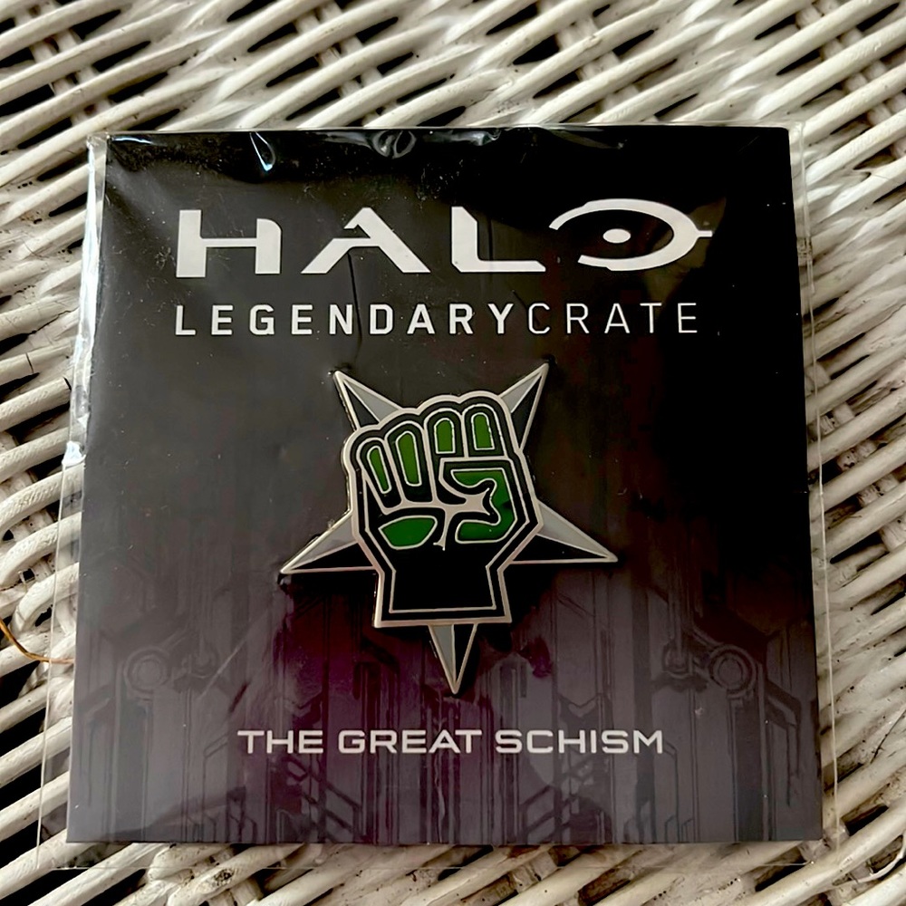 Halo The Great Schism collectors pin